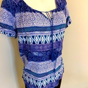 Beautiful blouse with tie neck